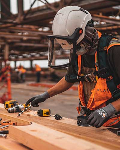 Fencing, fabrication and construction services